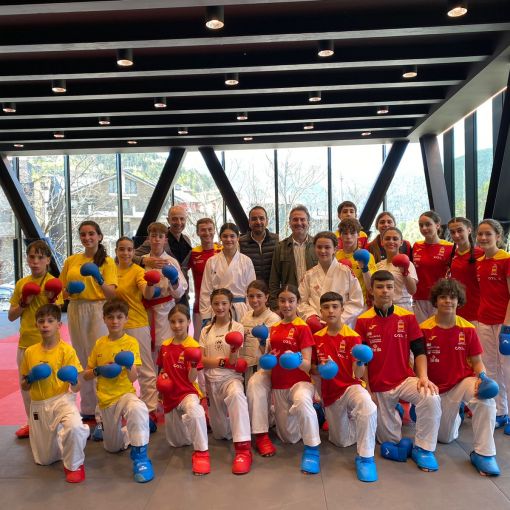 Entrenament conjunt de la Federació de Karate amb la seva homòloga espanyola